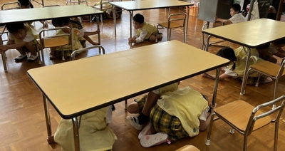 近畿大学九州短期大学附属幼稚園が「地震・火災・避難訓練」を実施　園児一人ひとりが「命を守る力」を育む