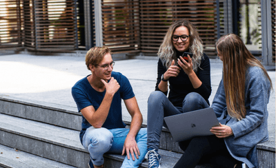 UxOf4xUsbIbK3wouNqvn.png?w=940&h=940