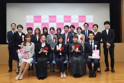 V1xU0OFBZFt1C2fkLcWQ.jpg?w=940&h=940