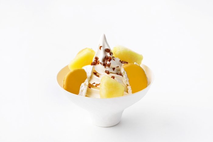 パイナップル&バニラのソフトクリーム イートイン935円/テイクアウト918円