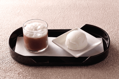 水ようかんと「大山山麓牛乳」のジェラート／日本料理「KATO’S DININD & BAR」