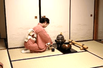 茶会（昨年の様子）