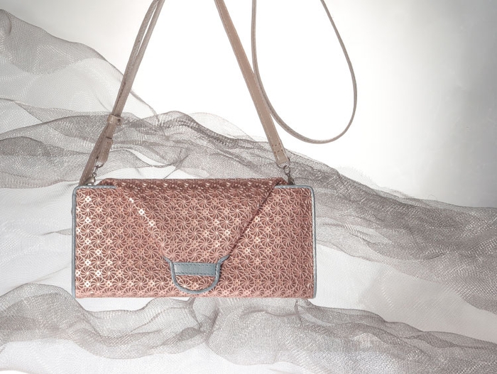 【限定】「GIRASOLE SELA」新作 ショルダーストラップ付き長財布