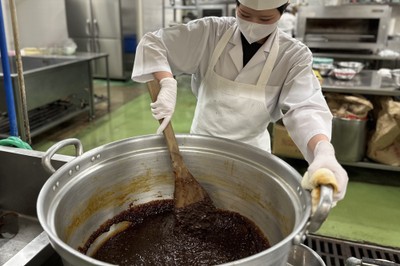収穫した青南蛮は、仙台名物「牛たん焼き」に欠かせない自家製南蛮味噌づくりに活用