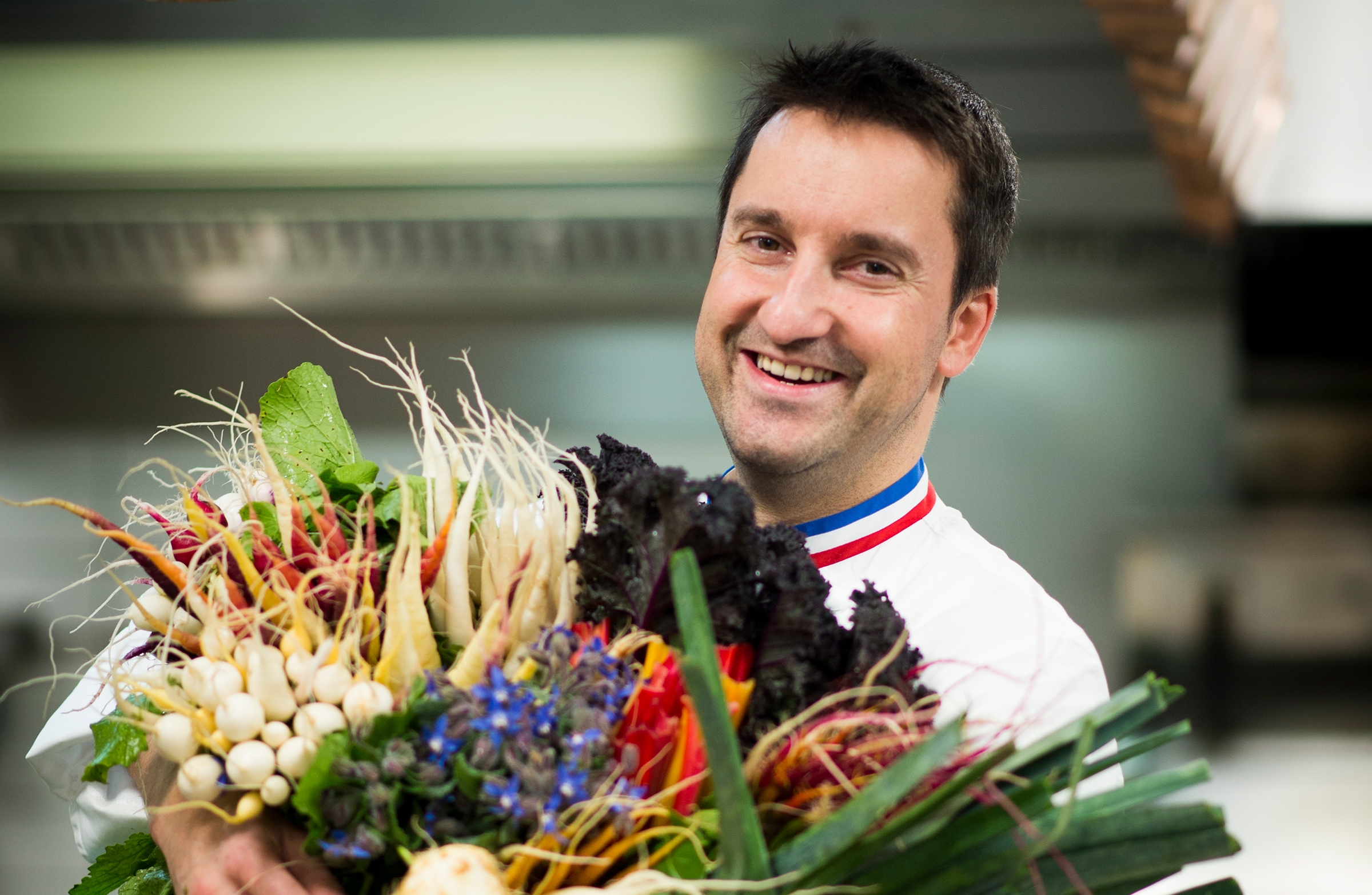 ミシュラン二つ星!フィリップ・ミル氏が春の便りとともに来日!SAKURAをモチーフにした期間限定特別コースや「桜」ガラディナーを開催