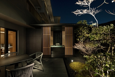 夜になると全体がライトアップされ、幻想的な雰囲気に