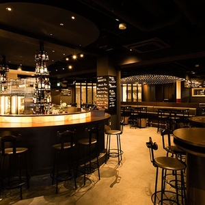 新宿三丁目のランドマーク的存在の371BAR（東京／新宿三丁目 )