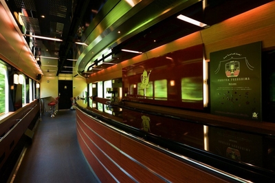 VRxZ9HOrAC1Sn6w6bDvM.jpg?w=940&h=940