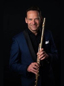 VUbK0Ol46ovedKuCaSlm.jpeg?w=940&h=940