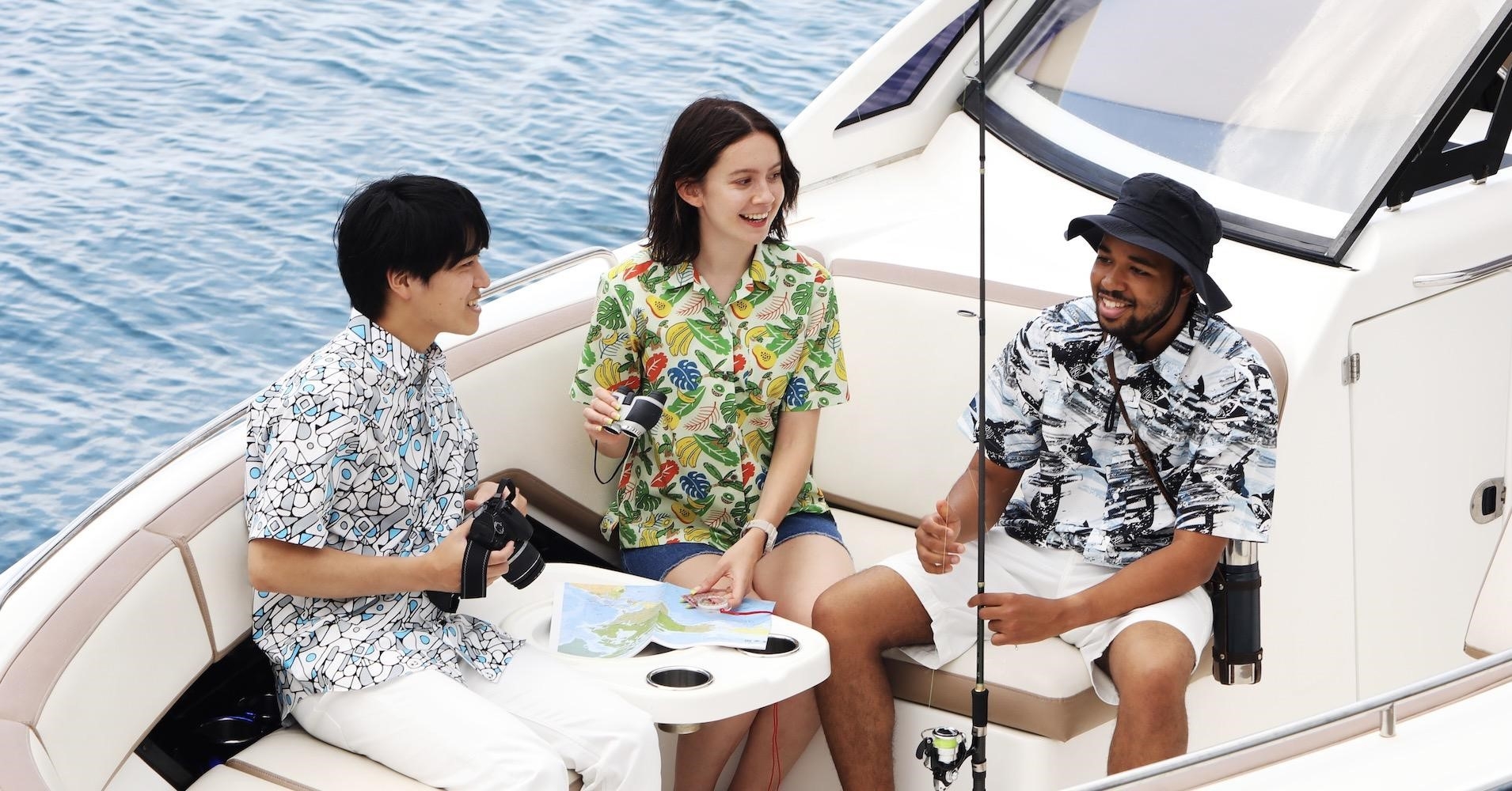 着用写真:左よりオニゴーリ柄・トロピウス柄・サメハダー柄