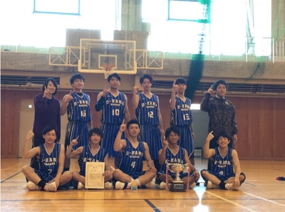 VYKf89S1Vr3SzZQCZl4n.jpg?w=940&h=940