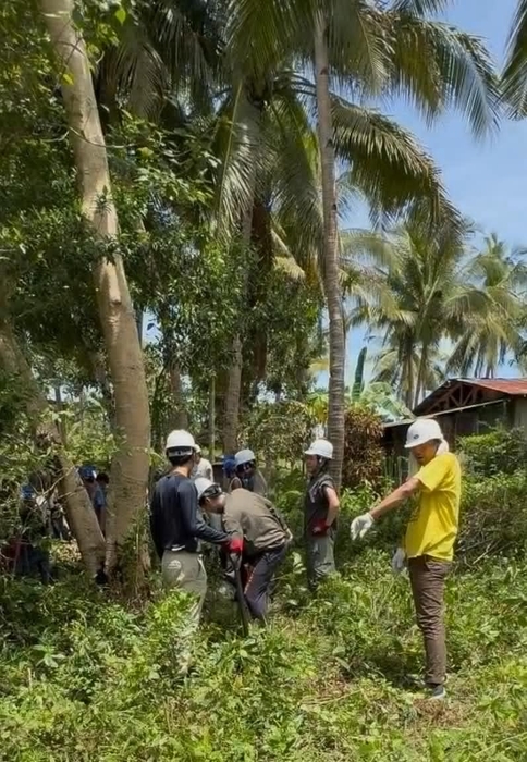 ボホール島のエコビレッジ塀建設