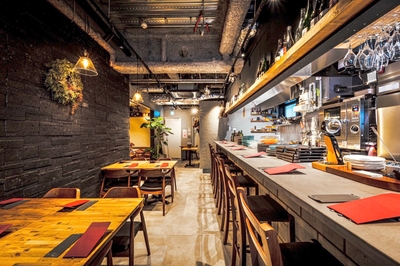 VestWPHbfnuK1aaYKwNK.jpg?w=940&h=940