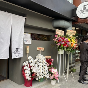 VfQEOL3bTyRtoB5Muplo.jpeg?w=940&h=940