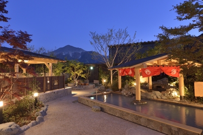 VhTobA7Wp72eXTkC09Xz.jpg?w=940&h=940