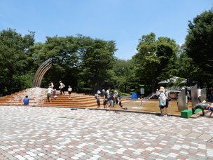 Vi4LUYv3ZDg4iJniSbcf.jpg?w=940&h=940