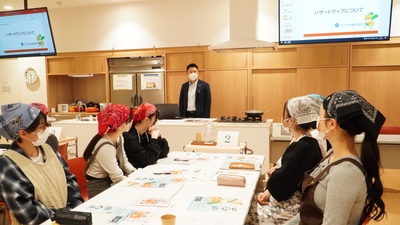 ViHkmmBP8FU5Li5UJF0x.jpg?w=940&h=940