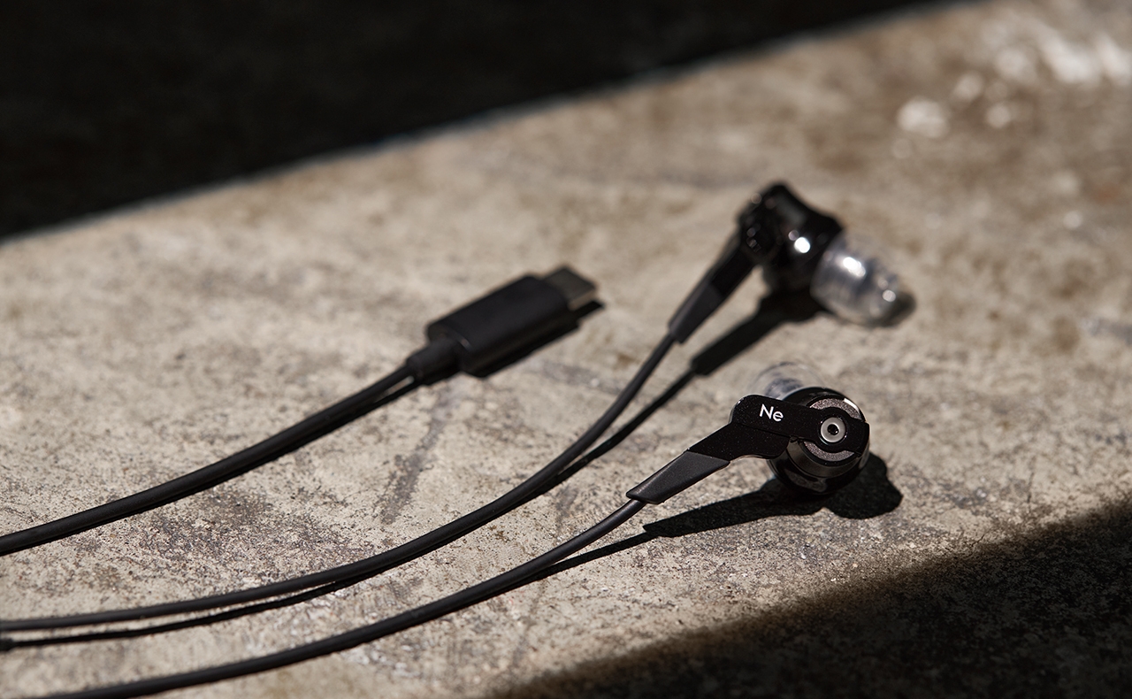 ハイレゾ重低音イヤホン「VOLT」シリーズのUSB-Cモデル 「HP-NHR21C