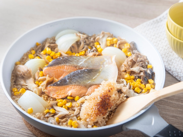 ワンパンぽん！バター香る鮭の炊き込みご飯