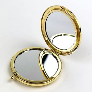 VuAm6NXWEoA7Mt3f27wE.jpg?w=940&h=940