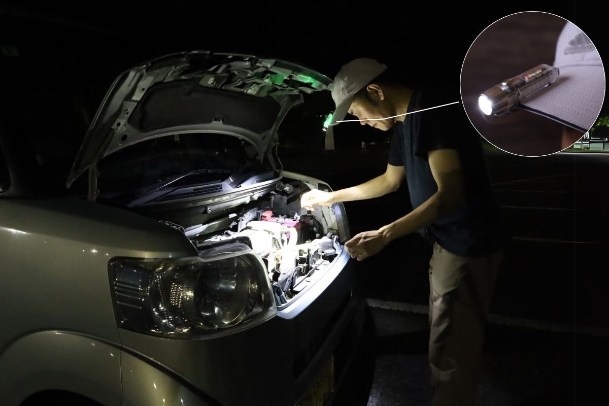 専用クリップを使って帽子のツバに装着してヘッドライトとしても使える