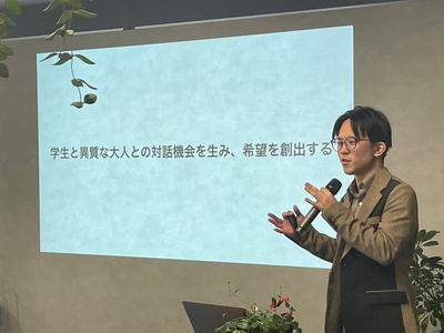 VzsUKVQgTfDNLTikp4rn.jpg?w=940&h=940