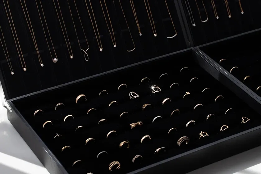 500点以上のジュエリーをご試着いただけます