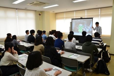 法学部生が生駒市役所を訪問 公務員志望の学生が、市役所での業務を学ぶ研修