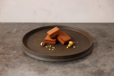 チョコレートブランド「cacaosic」が、ピスタチオフレーバーの チョコレートサンドウィッチを10月15日よりオンライン発売！