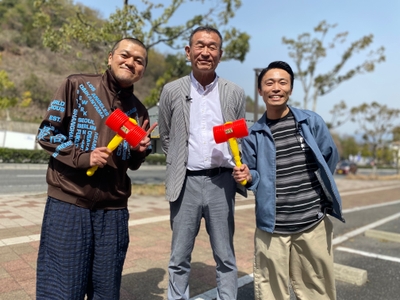 左から　竹内まなぶ・ 西田昌史さん（鮮コーポレーション会長）・石田たくみ