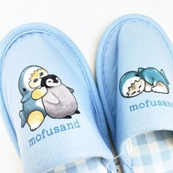 モフサンド、サメにゃんのキッチンアイテムは一味違う。キッチンマットとスリッパを揃えて。