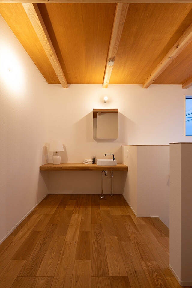 光と風のコンセプトハウス|2階廊下のヌック