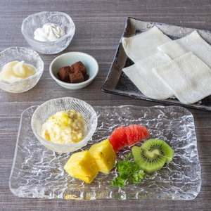 包んで食べるフルーツ大福(イメージ)