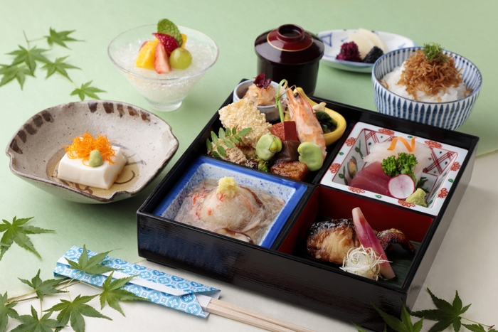 「カウンター割烹 みおつくし」 季節の松花堂弁当