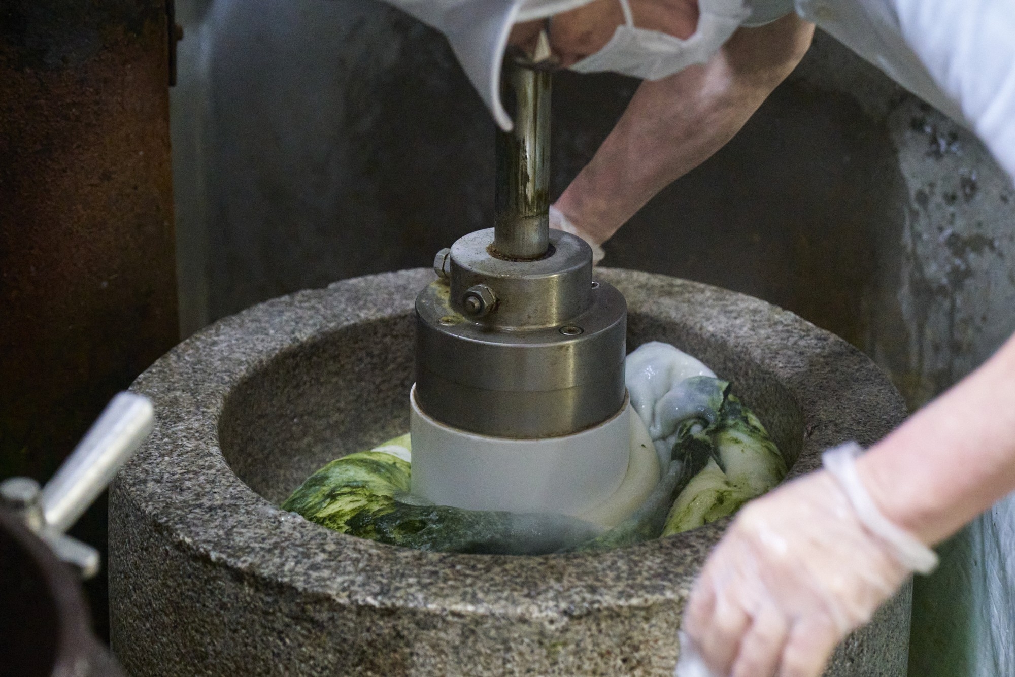 昔ながらの手作りの技を現代に伝えています