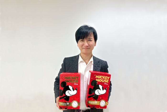 理事長・総院長 松本 正洋とスマーティー矯正