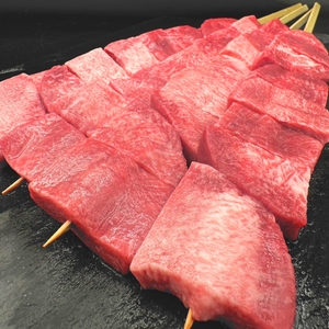 WNwfITObhTn7ZhDHdsj9.jpg?w=940&h=940