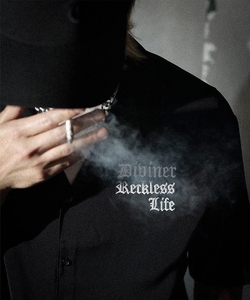 【Black Letter】Rear Embroidery Open Collar Shirt