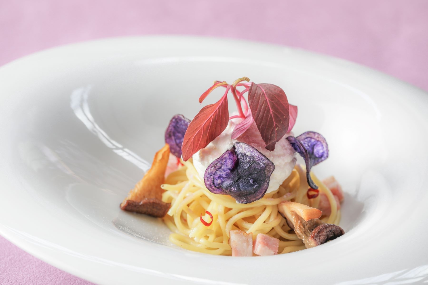 ランチにおすすめ!パスタ付きアフタヌーンティー (キノコとシャドークイーンのペペロンチーノ)