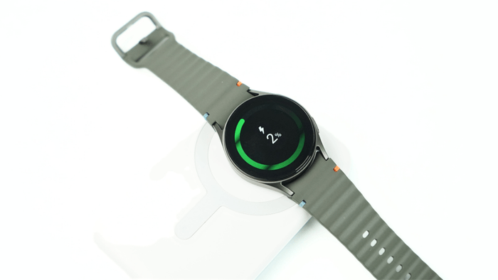 背面にピタッと吸着