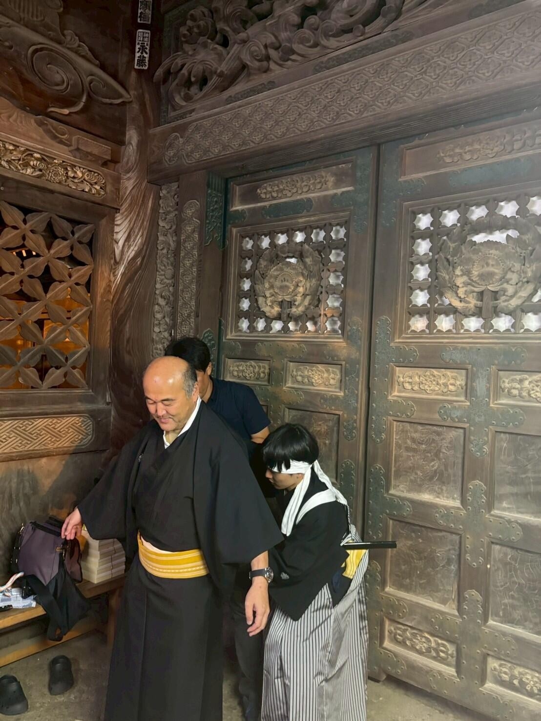 高額の寄付者には着付けも