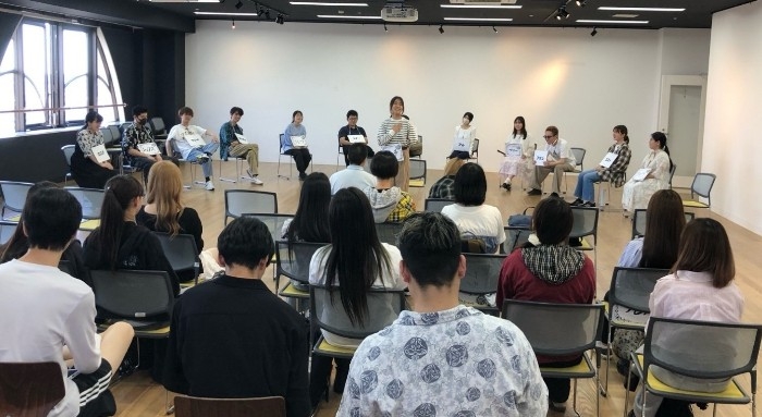 近畿大学客員教授　辰巳琢郎氏による特別授業　「人狼ゲーム」を舞台化した特別授業の成果発表公演を開催
