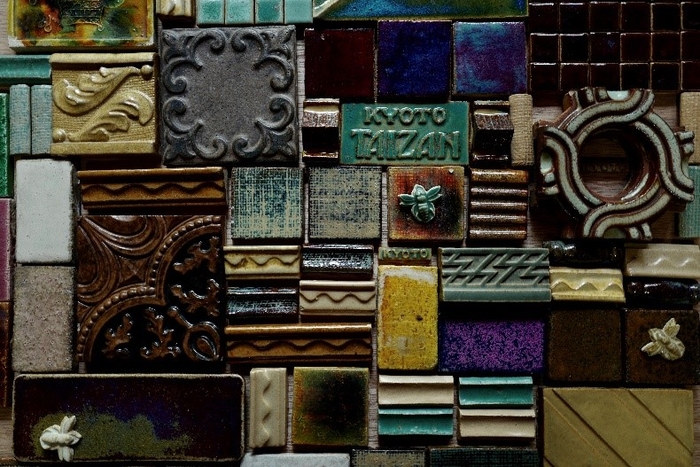 泰山タイル展 一枚のタイルがつなぐ、縁。
