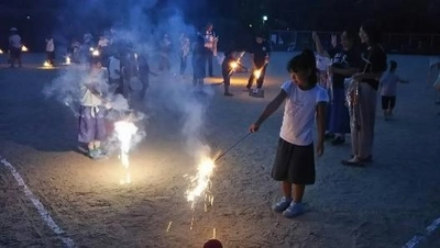 親子で“おもちゃ花火”を安全に楽しむ夏の体験イベント『わくわく花火スクール in 扇町公園』 