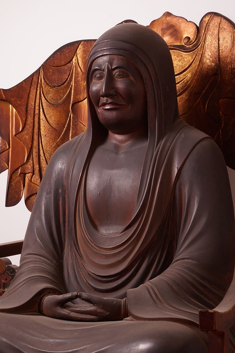 【写真1】木造達磨坐像