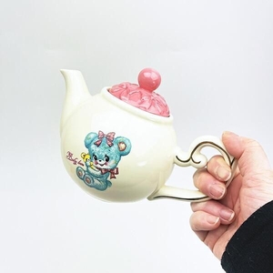 スイマーのティーポット