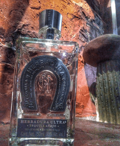 WrO0Z8B4tKia8nCrLyfv.png?w=940&h=940