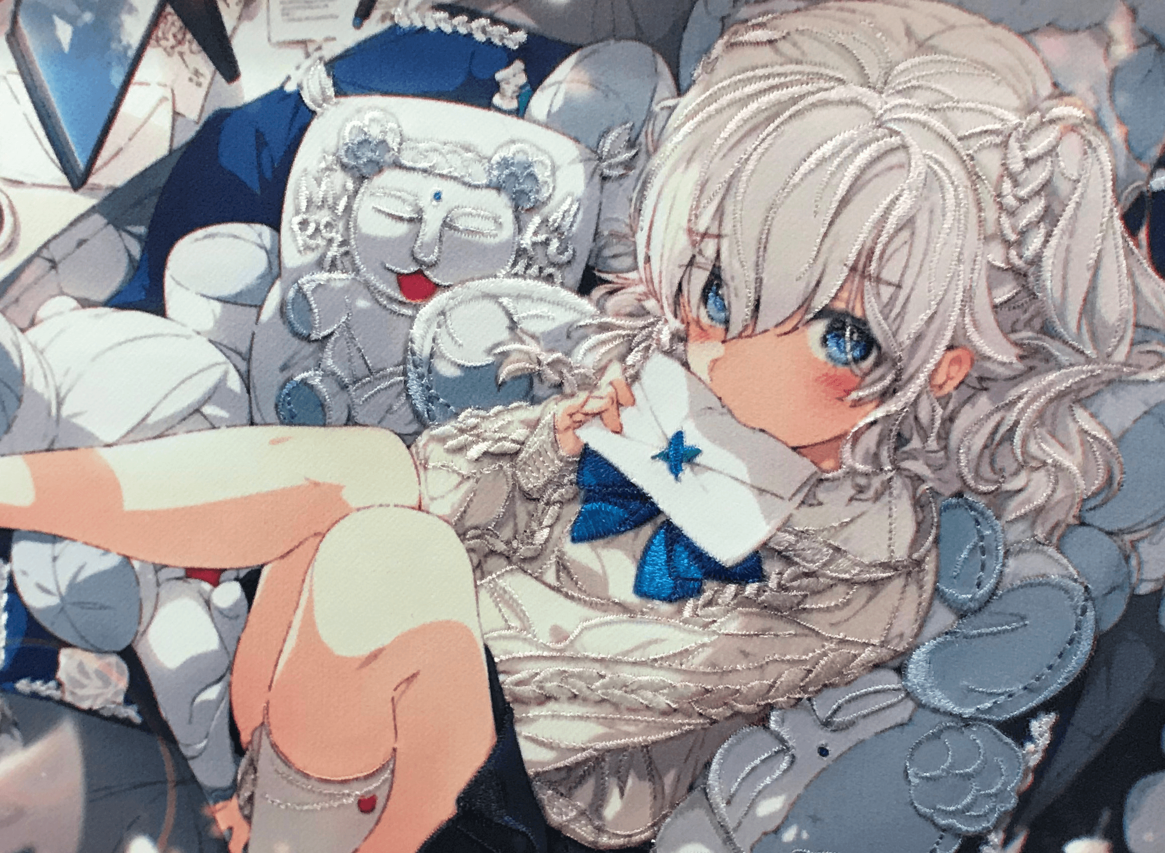 荻pote先生の描き下ろしイラストによる刺しゅうアートを販売開始!