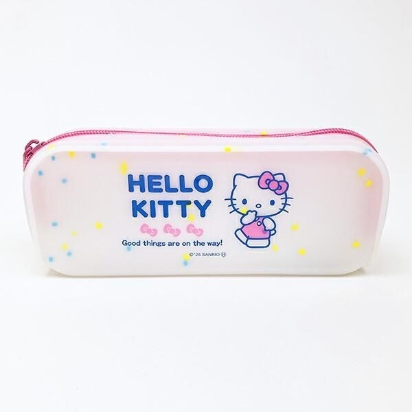 サンリオのシリコンスクエアポーチ。このぷにぷに感が癖になるかわいさです。