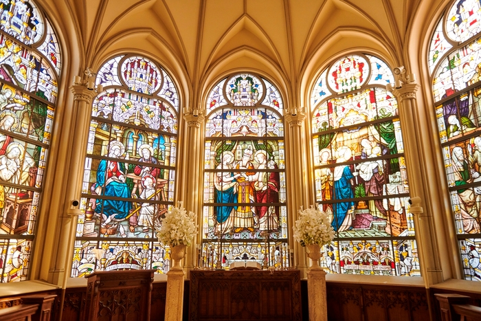 大聖堂内のステンドグラス(結婚式以外では非公開)